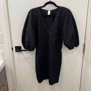 Black V-Neck Puffed Sleeve Dress